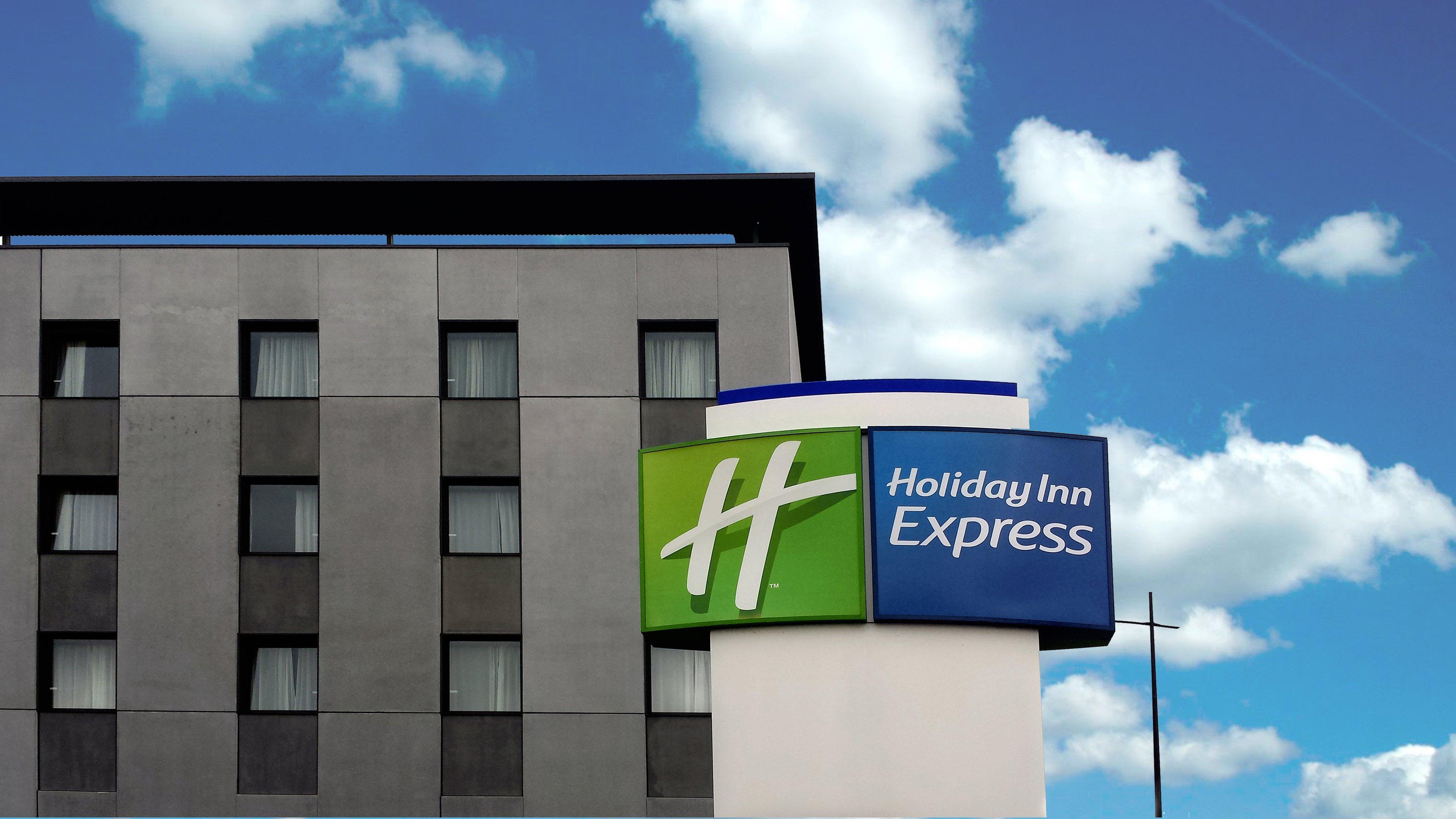 Holiday Inn Express Bilbao Airport, An Ihg Hotel Derio Exterior foto